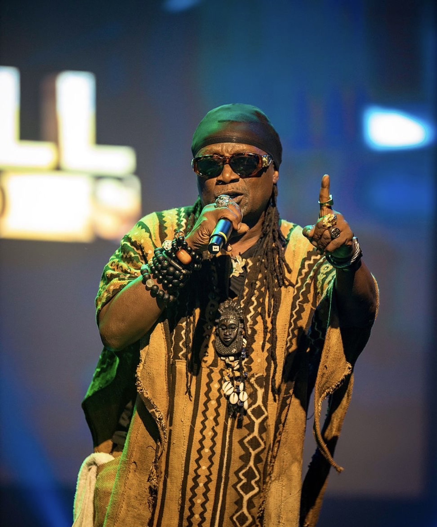 Amandzeba Nat Brew performing live